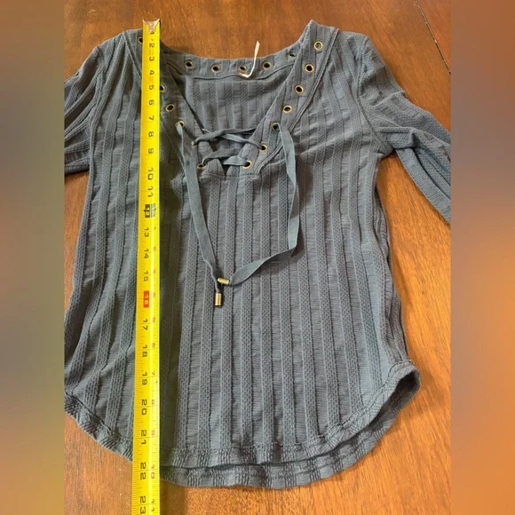 Free People Ice Cold Lace Up Grommet Ribbed Knit V-Neck Shirt Top Chic Blouse - Picture 5 of 16